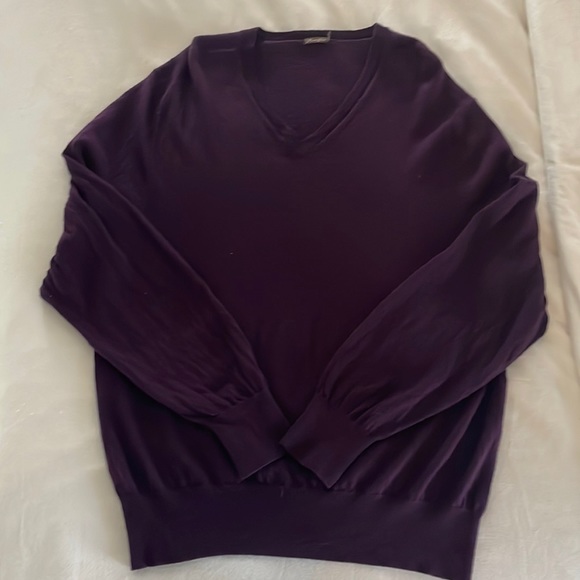 J. McLaughlin Luxuriously Soft Wool V-Neck Sweater in EggPlant Purple Size Large - Picture 2 of 5